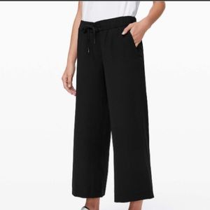 Lululemon On The Fly Wide Leg 7/8 Pant